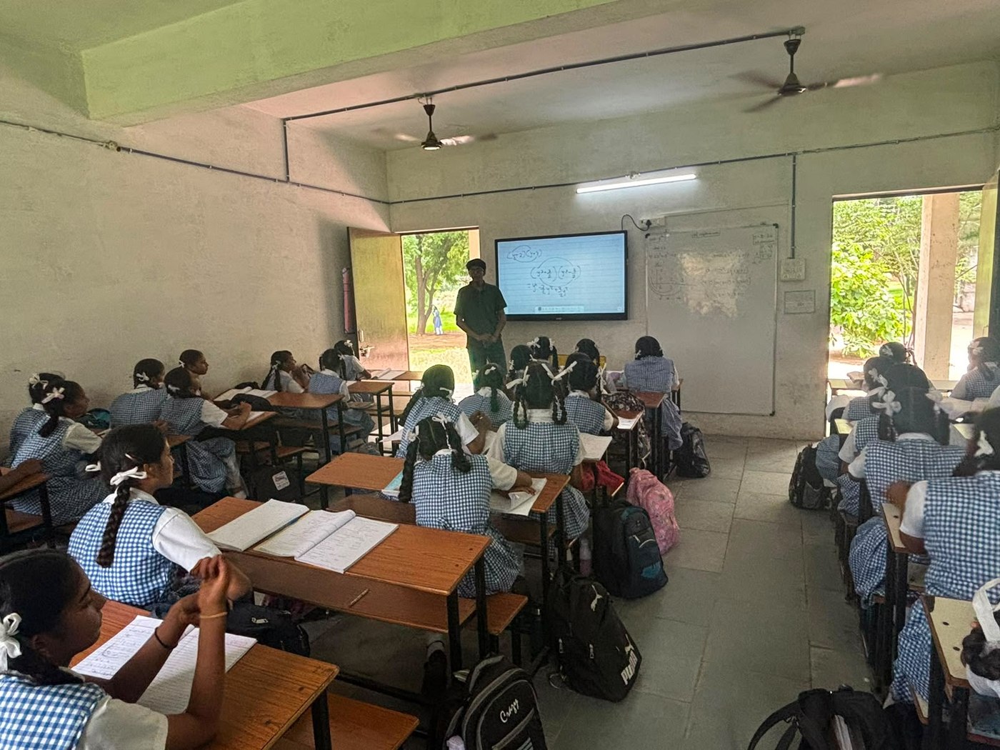 Wide view of the classroom during a lesson